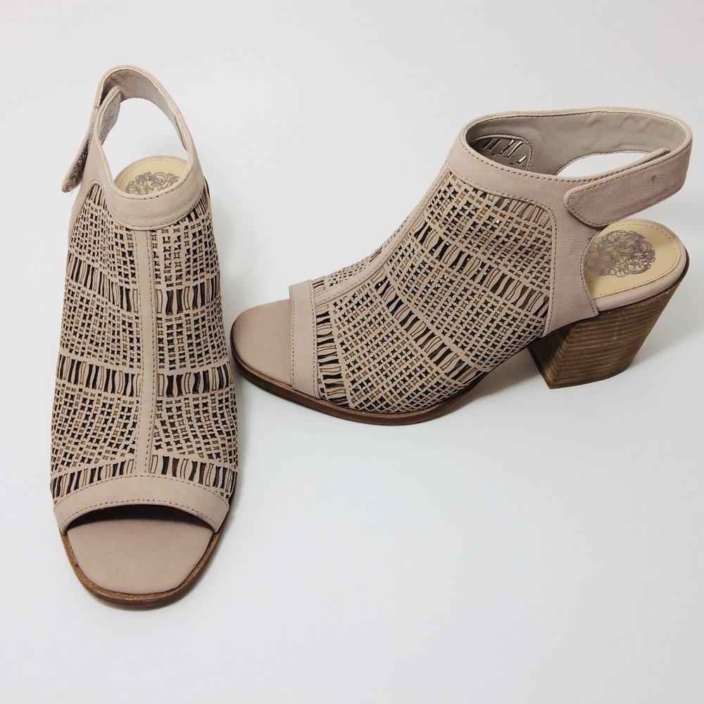 Vince Camuto Block Heel SANDAL Beige 8.5M